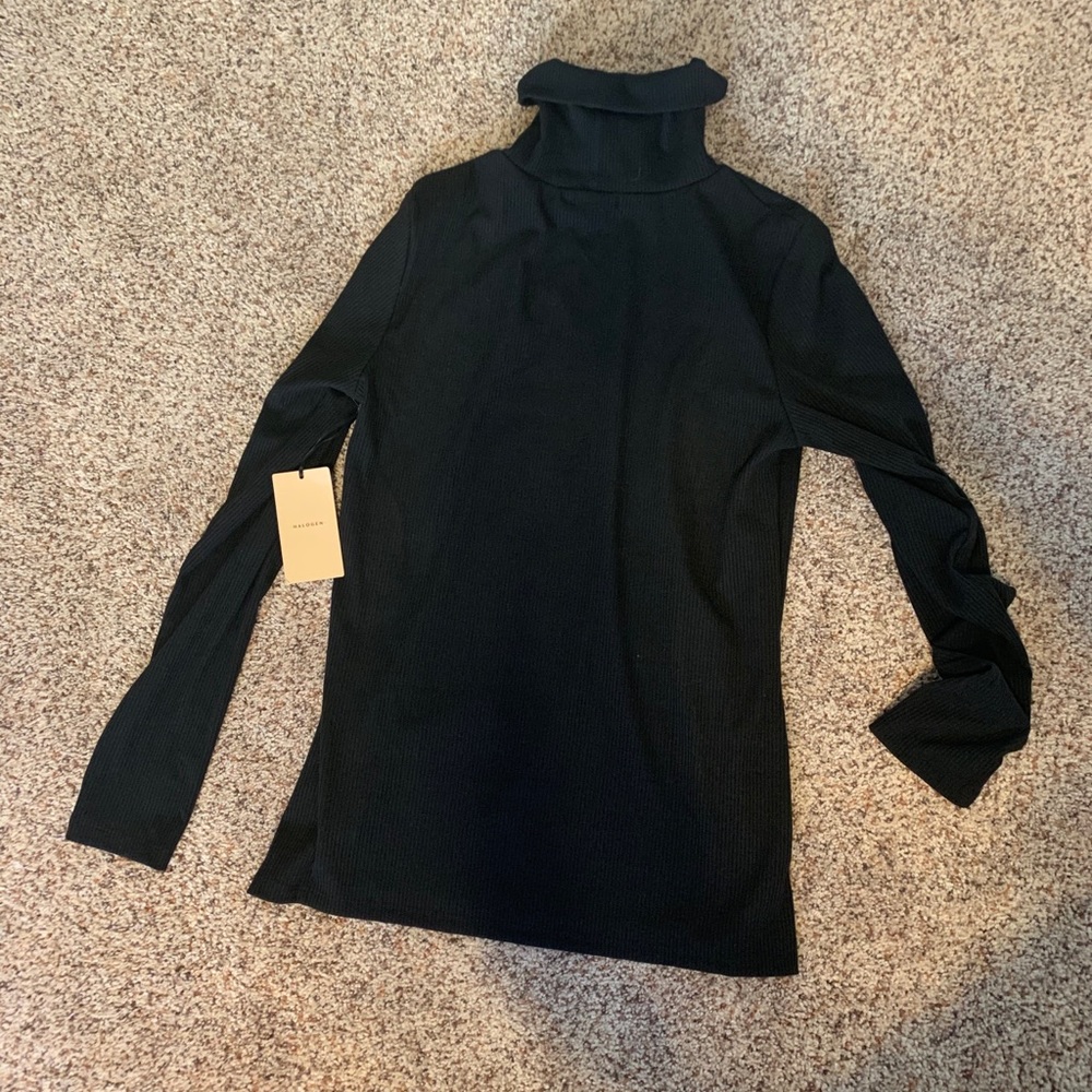 HALOGEN TURTLENECK